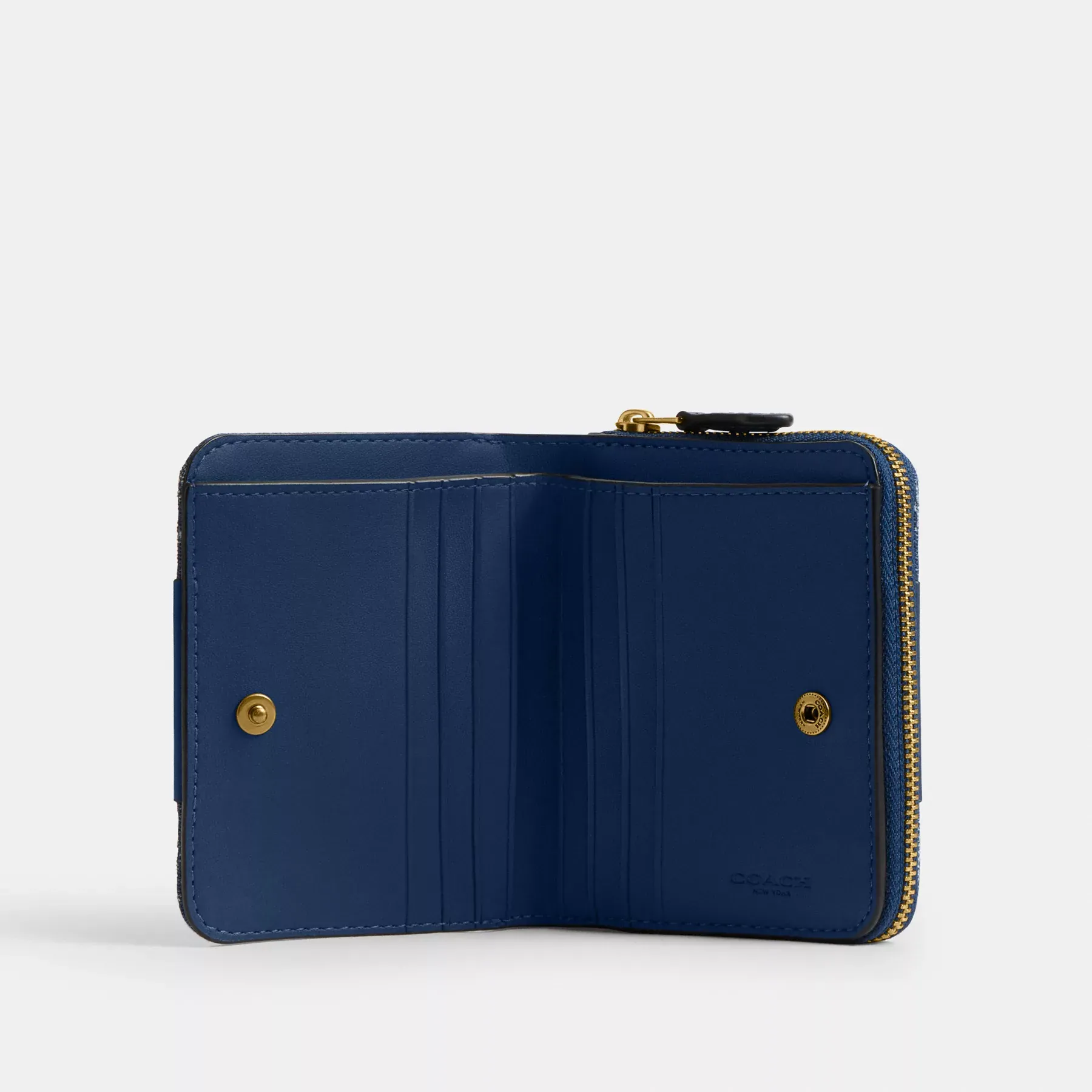 Essential Billfold Wallet With Horse And Carriage Print Essential Billfold Wallet With Horse And Carriage Print