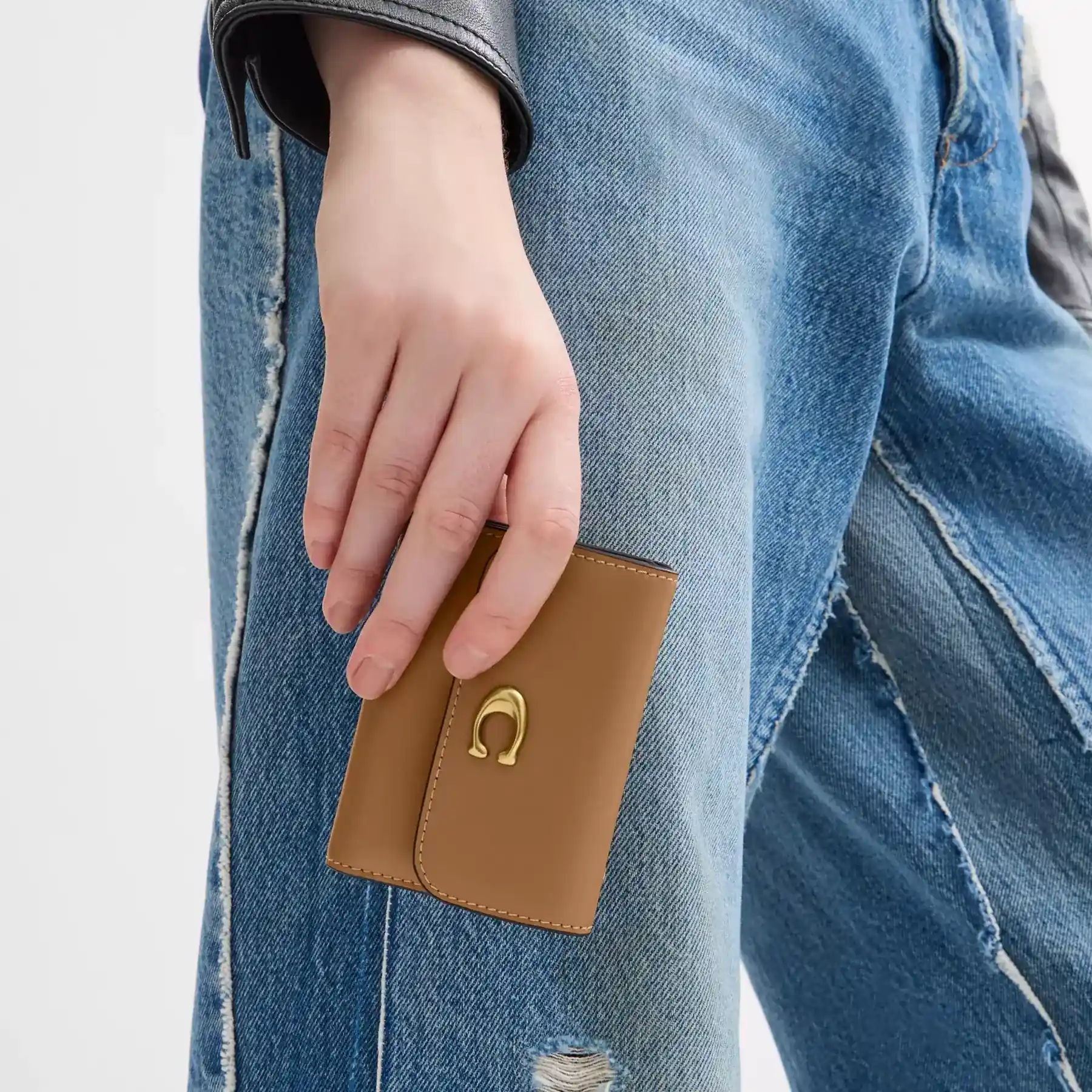 Essential Card Holder Wallet Essential Card Holder Wallet