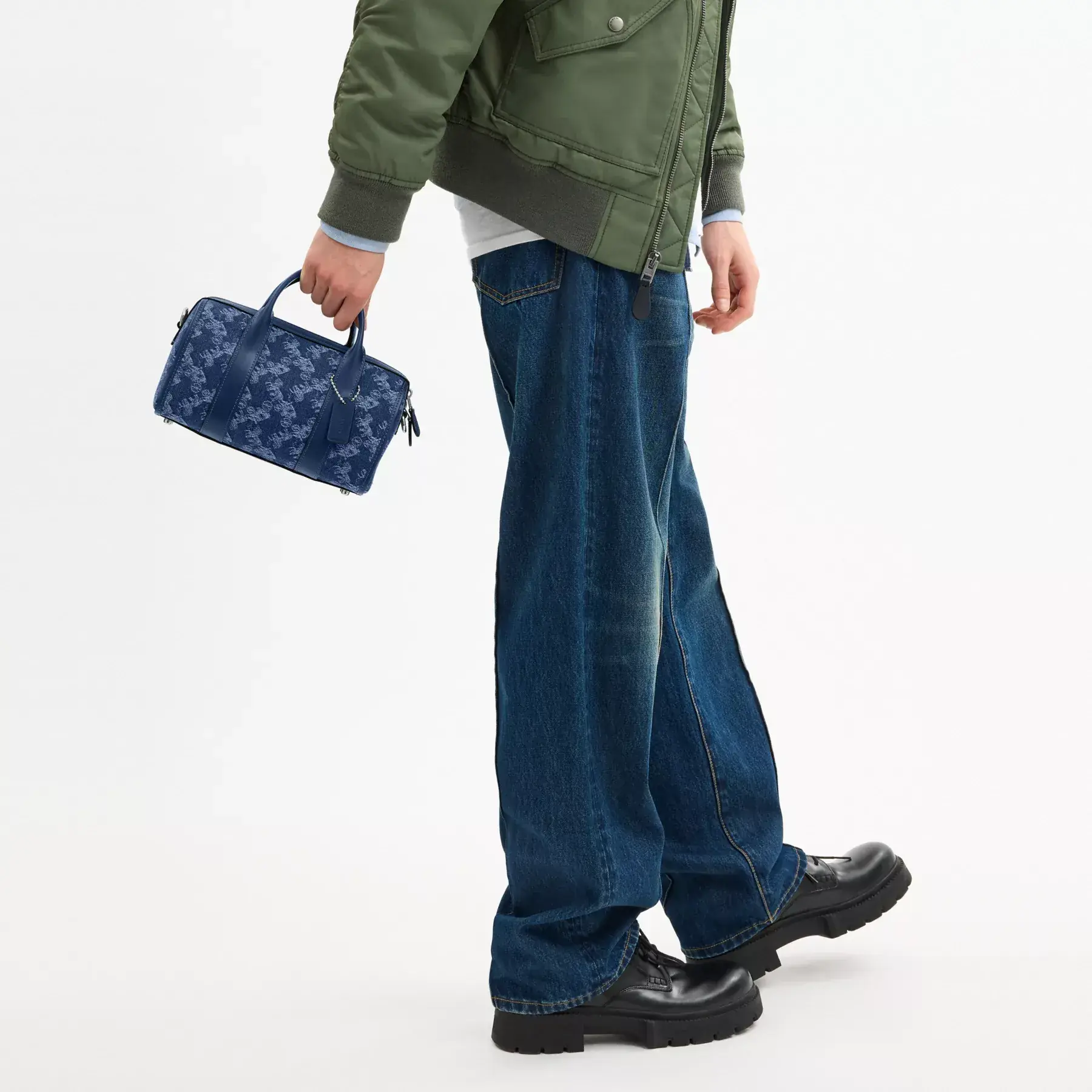 Gotham Duffle Bag 24 With Horse And Carriage Print Gotham Duffle Bag 24 With Horse And Carriage Print
