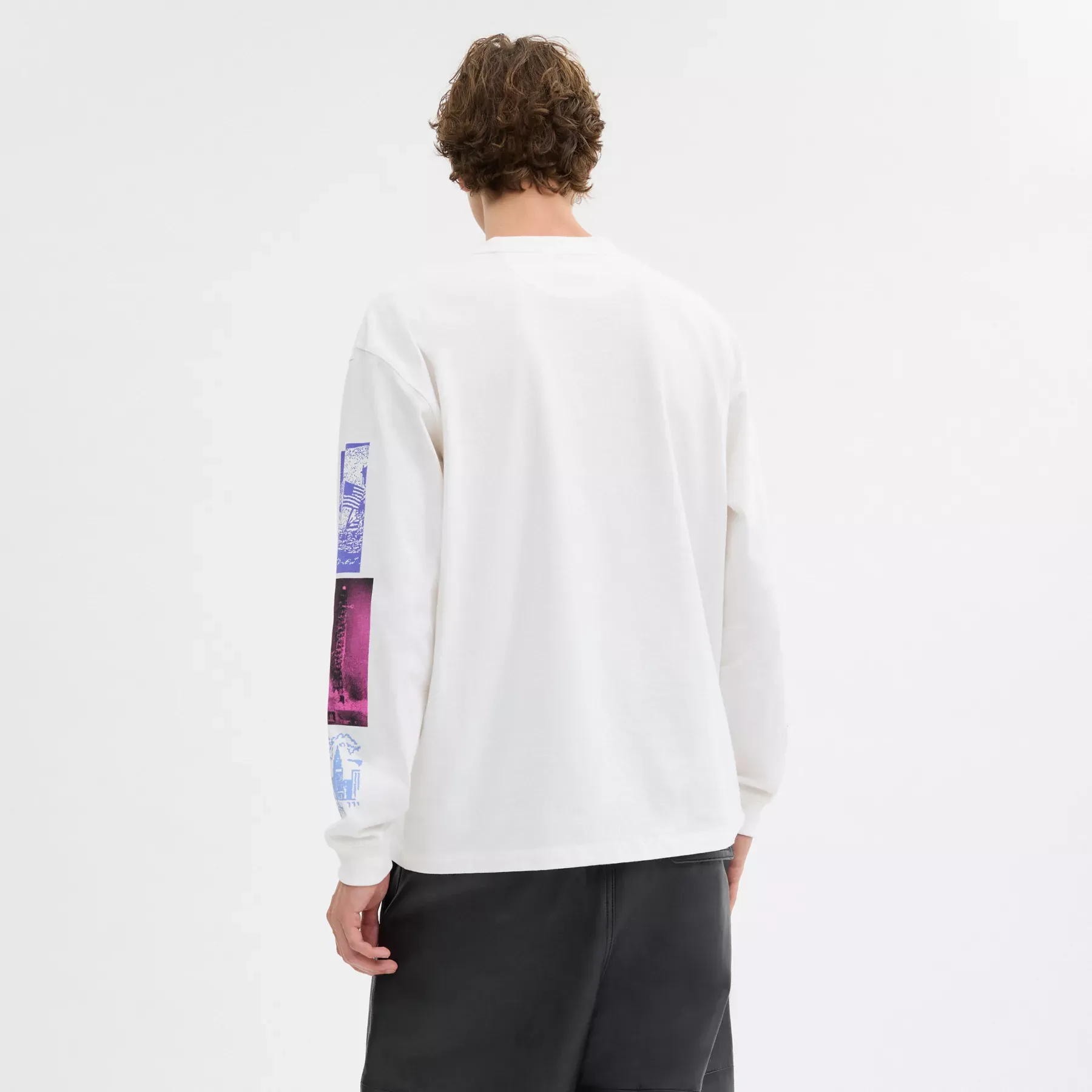 Graphic Long Sleeve T-Shirt Graphic Long Sleeve T-Shirt