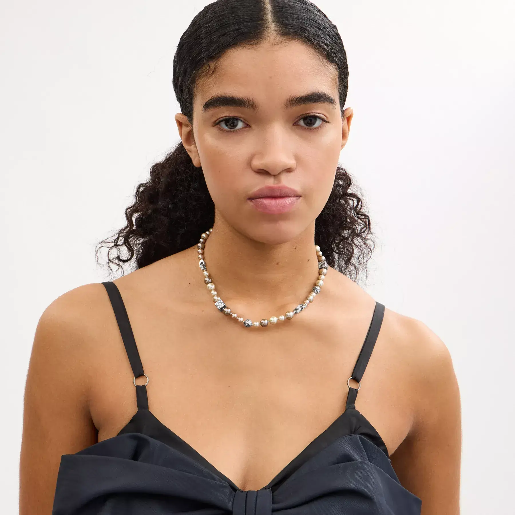 Signature Pearls And Metal Necklace Signature Pearls And Metal Necklace